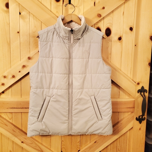 The North Face Jackets & Blazers - Women's The North Face Reversible Sherpa Vest only worn once Smoke free